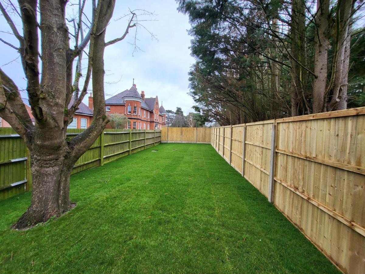 Sands House - Luxury Modern Studios With Secure Parking In Epsom, Surrey Eksteriør bilde