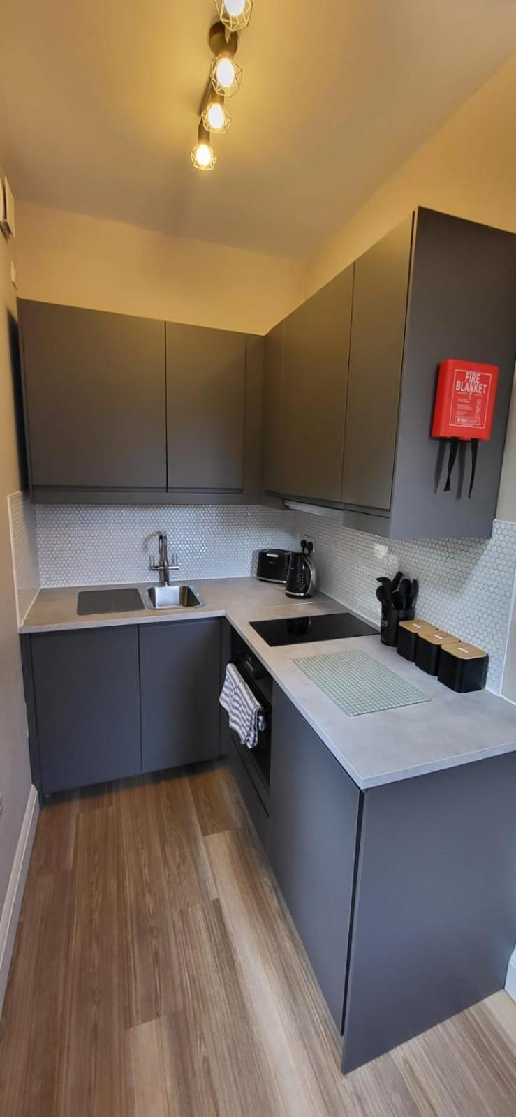 Sands House - Luxury Modern Studios With Secure Parking In Epsom, Surrey Rom bilde