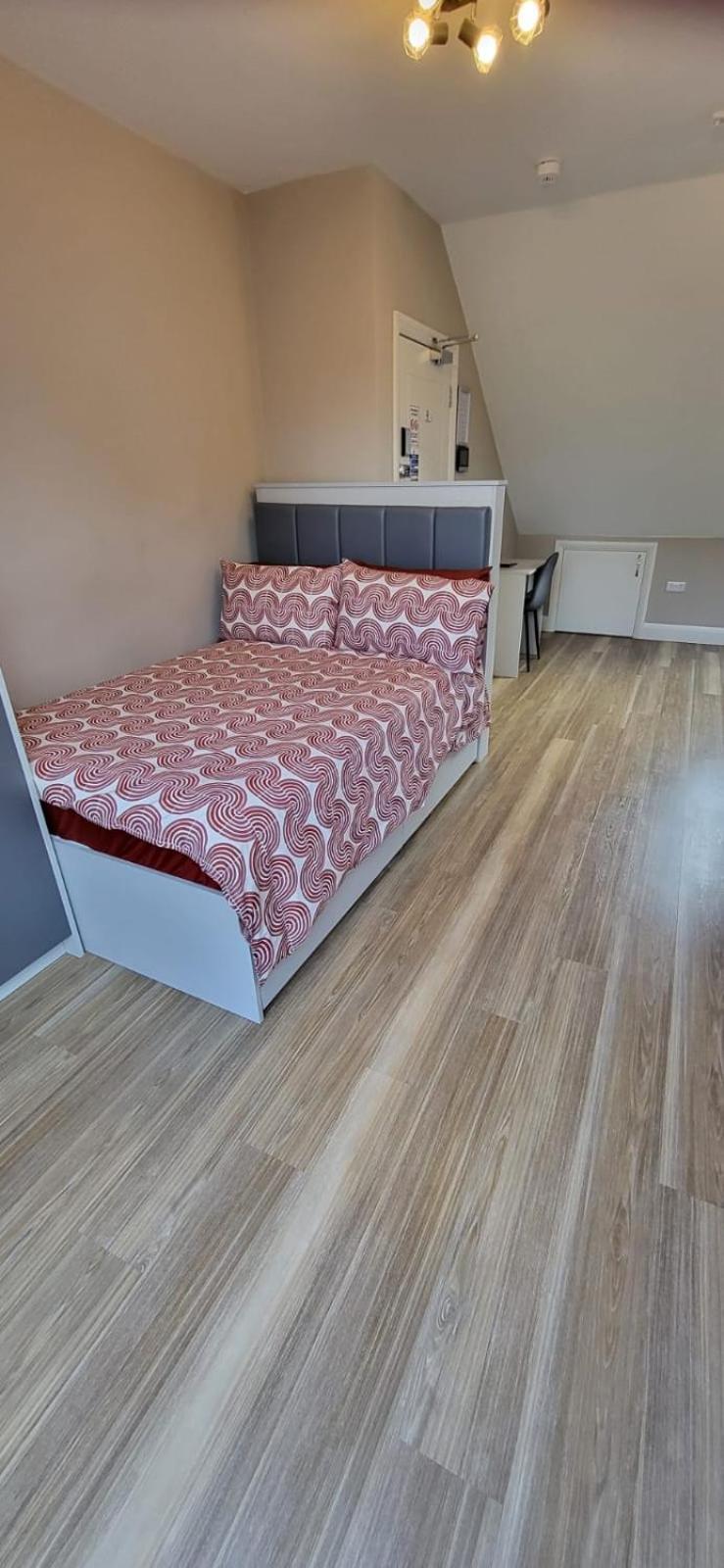 Sands House - Luxury Modern Studios With Secure Parking In Epsom, Surrey Rom bilde