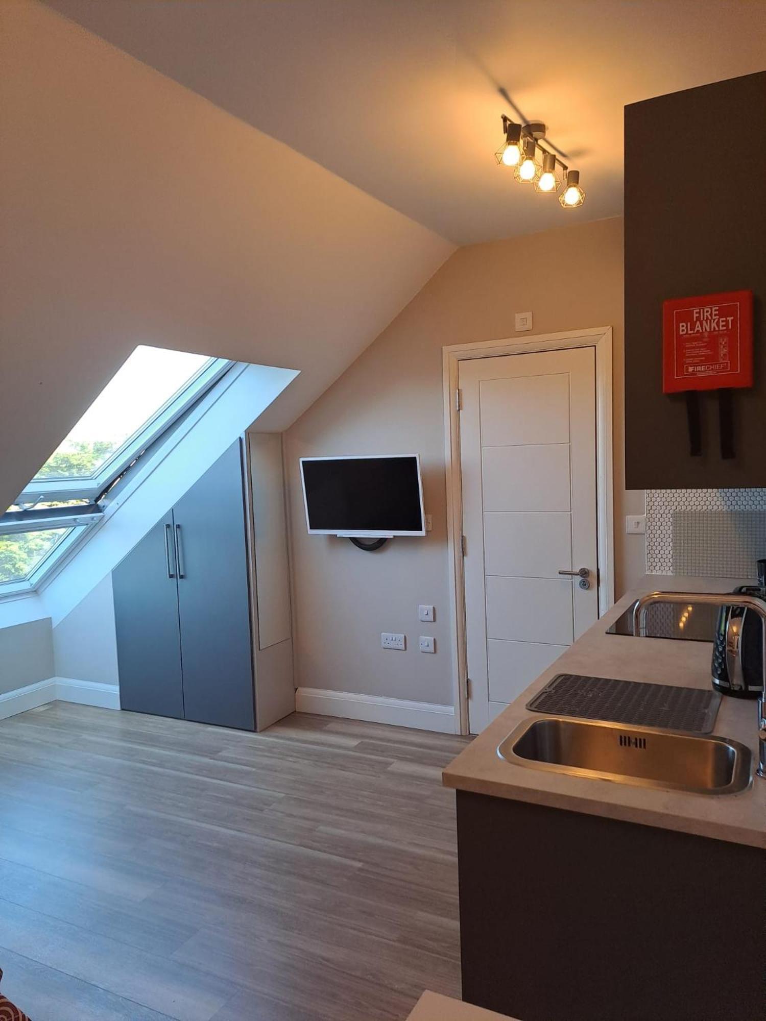 Sands House - Luxury Modern Studios With Secure Parking In Epsom, Surrey Rom bilde