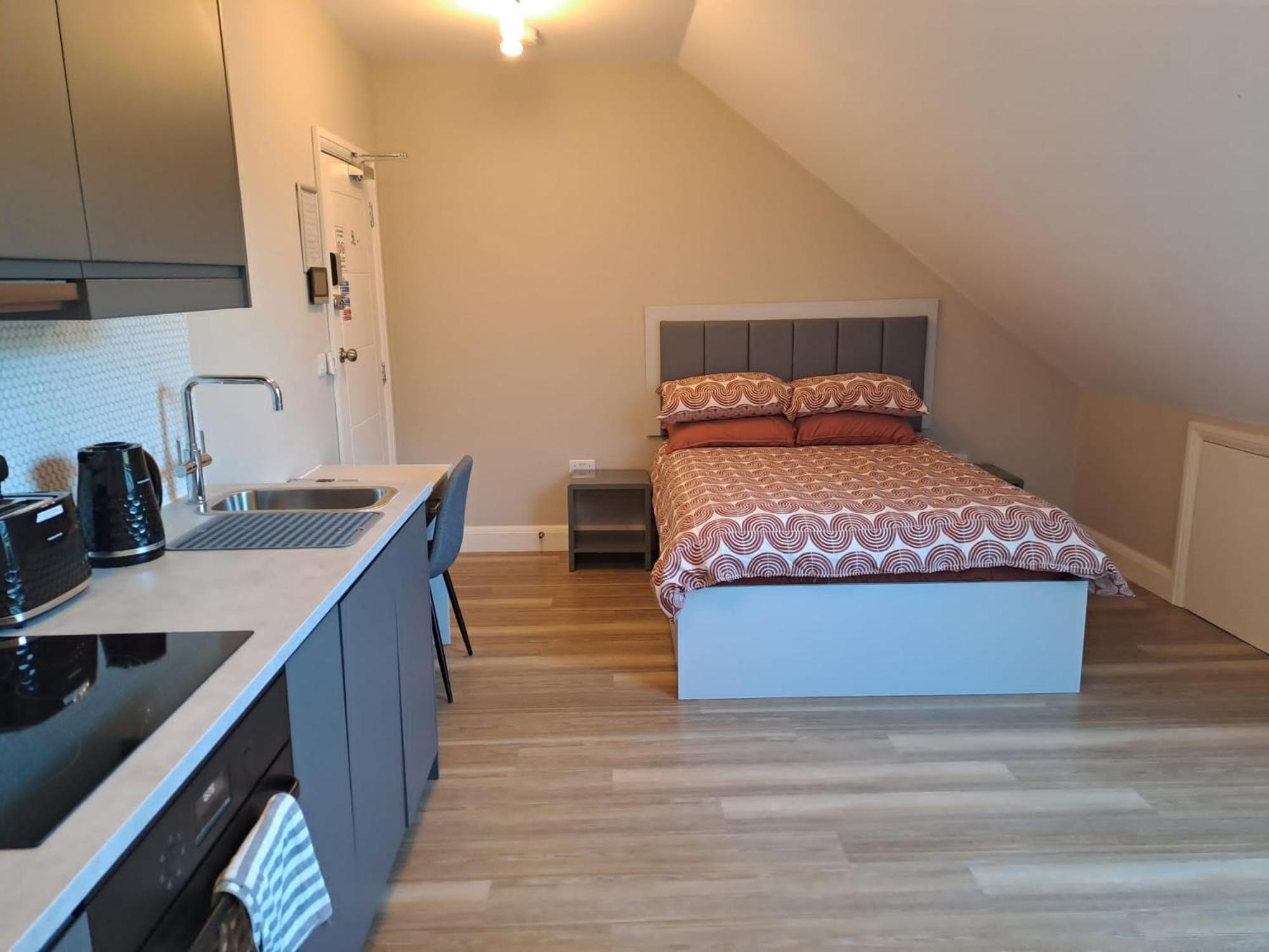 Sands House - Luxury Modern Studios With Secure Parking In Epsom, Surrey Eksteriør bilde